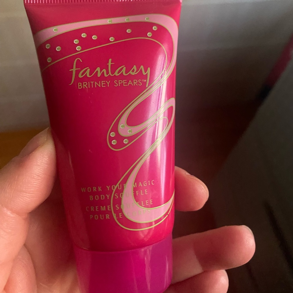 Britney Spears fantasy body soufflé lotion
